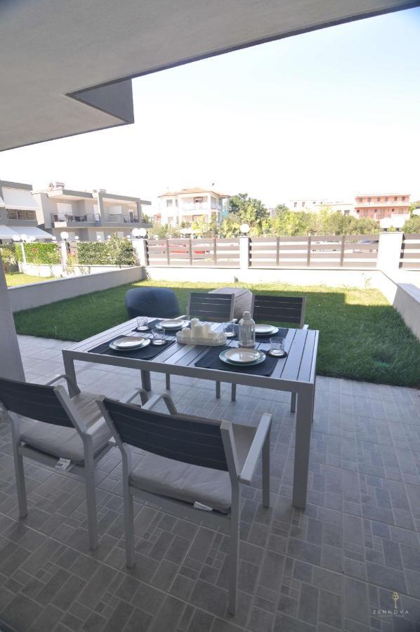 Zennova #24, Flow Nikiti Family Apt ภายนอก รูปภาพ
