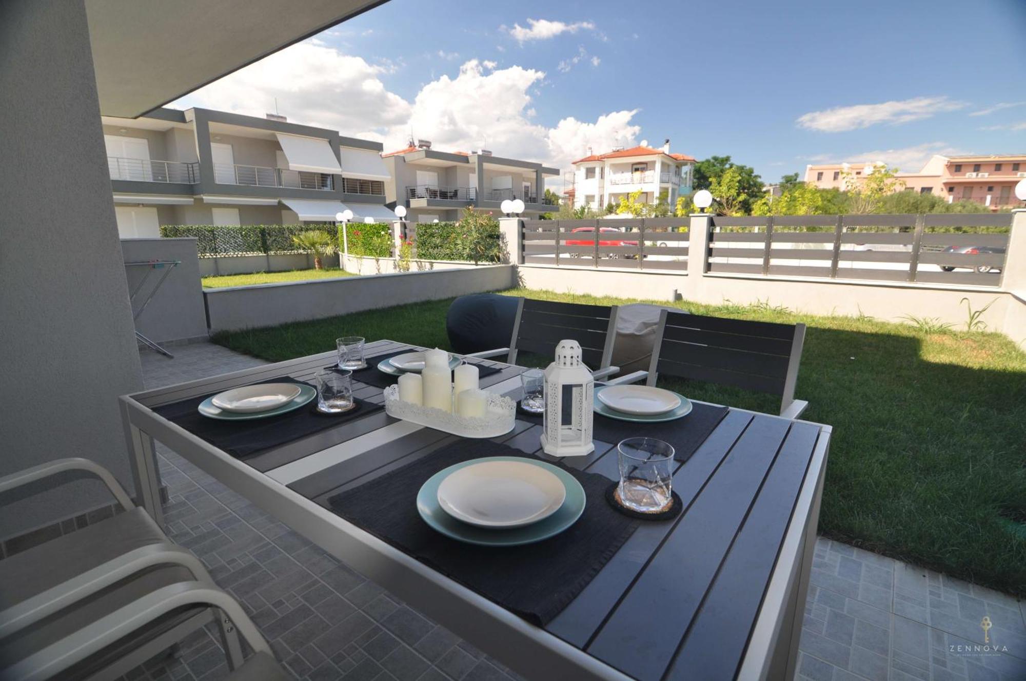 Zennova #24, Flow Nikiti Family Apt ภายนอก รูปภาพ
